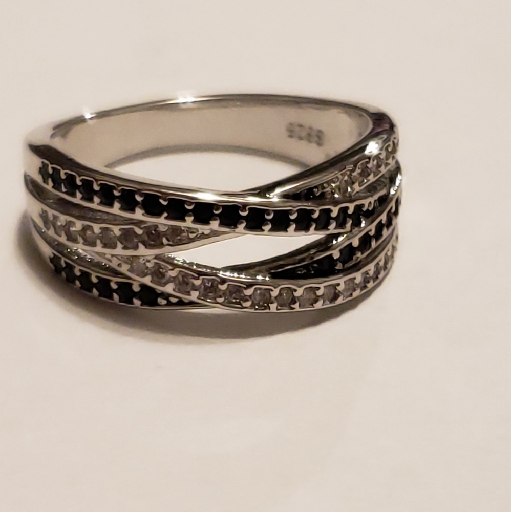 Infinity Ring CZ Black and White 925 Silver 8 - Picture 4 of 5